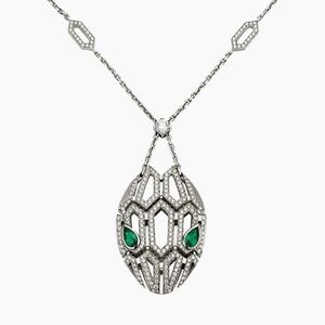 Elegant sliver co and Green Pendant Necklace